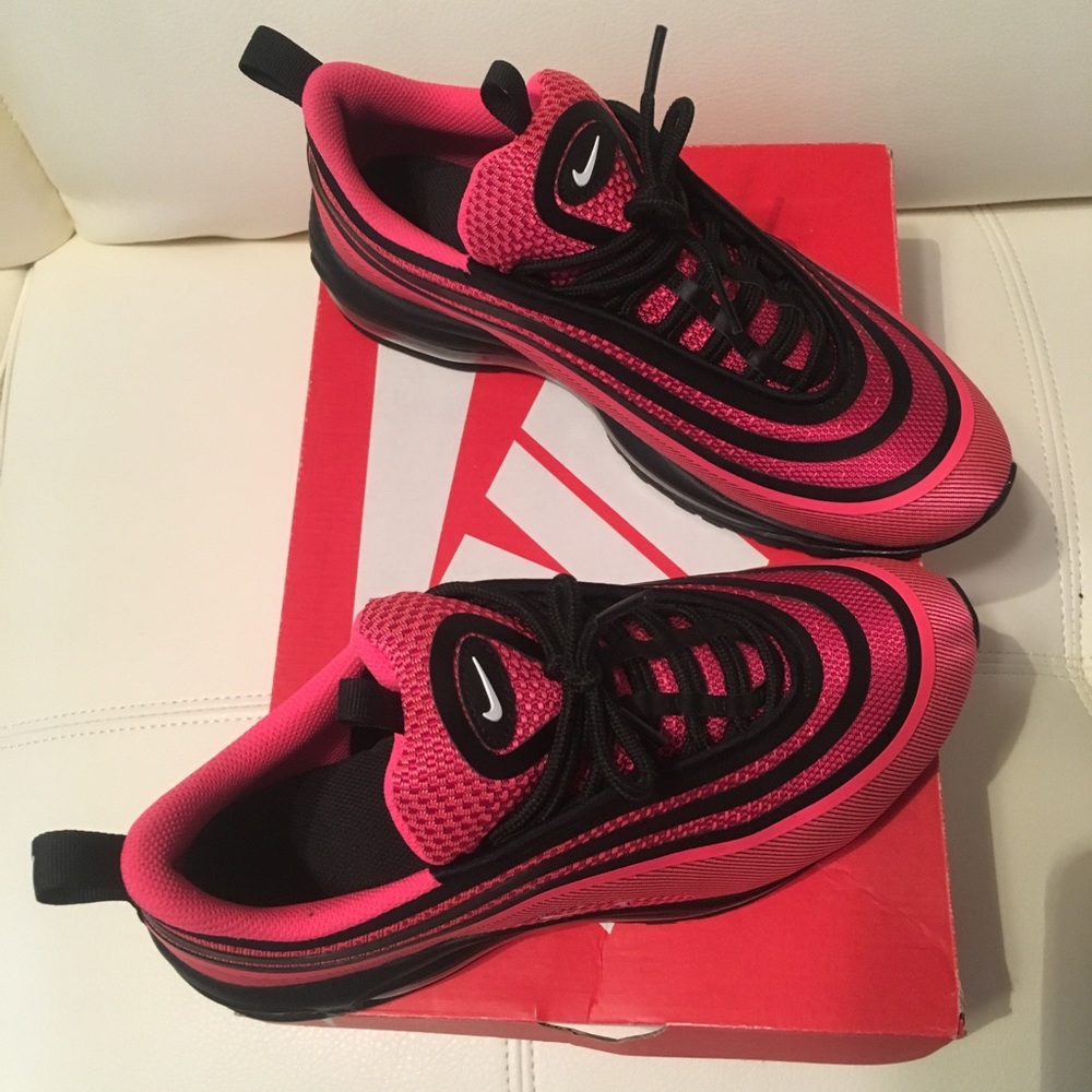 ❌❌ SOLD ❌❌ Nike Airmax 97’ Pink Kids (Boys) Size 7